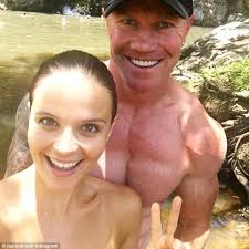 Of course i am not blasting him, i was just making a statement … i love this guy and he loves me. lauren brant has kissed and made up with her partner barry hall. Lauren Brant Reveals Her Bedroom Ritual With Partner Barry Hall Daily Mail Online