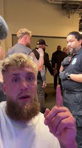 Internet Detectives: Help Find The Person Who Got Left Hanging!