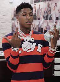 On tuesday, the baton rouge rapper was denied his freedom and ordered to remain in state custody following the release of images showing the rapper posing with an assault rifle while next to a young fan. Youngboy Never Broke Again Wikipedia