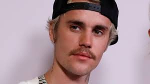 Zweifellos war die berühmteste frisur von justin bieber. Neue Frisur Justin Bieber Ist Kaum Wiederzuerkennen