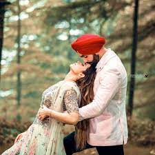 Pin By Navjot Kaur On Punjabi Couple Couple Photoshoot Poses Punjabi Wedding Couple Love Couple Photo