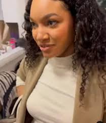 Women making questionable life choices with married men and drug dealers