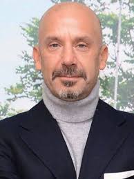 Gianluca vialli arrived as a star signing under ruud gullit's management in 1996 and went onto under vialli chelsea would go onto lift the 1998 league cup, the 1998 cup winners cup and the. Gianluca Vialli Grosse Gewicht Masse Alter Biographie Wiki