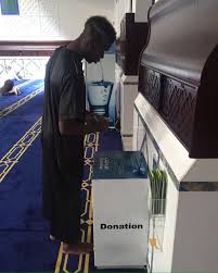 pɔl pɔgba ؛ مواليد 15 مارس 1993) والمعروف بـ بول بوغبا. E P L W O R L D On Twitter Ø¨ÙˆÙ„ Ø¨ÙˆØºØ¨Ø§ ÙŠÙ‡Ù†Ø¦ Ø§Ù„Ù…Ø³Ù„Ù…ÙŠÙ† Ø¨Ø´Ù‡Ø± Ø±Ù…Ø¶Ø§Ù† ÙˆÙŠÙ†Ø´Ø± ØµÙˆØ±Ø© Ù„Ù‡ Ø¯Ø§Ø®Ù„ Ù…Ø³Ø¬Ø¯