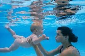 Das cover zeigt den vier monate alten spencer elden (* 7. Sagee Bz On Twitter And This Is Spencer Elden All Grown Up At The Age Of 20 Recreating His Pose On On Nirvana S Nevermind Album Cover