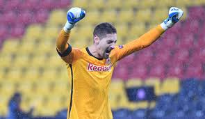 Born 4 november 1992) is an austrian professional footballer who plays as a goalkeeper for fc red bull salzburg. Tp8cymhugxaahm