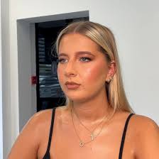 Robyn McGuire Make-Up Artist