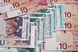 Ah, ibu khan lagi ke jogja, lagi pulangnya kan hari selasa. kugiring nursyifa ke kamarku, sampai di kamar kututup pintu dan langsung kusuruh nur untukmenanggalkan pakaiannya. Tips Kewangan Untuk Mereka Yang Berumur Lingkungan 20 An