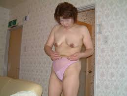 熟女人妻の貧乳垂れ乳！素人おばさんの萎んだおっぱい画像 | エロログZ