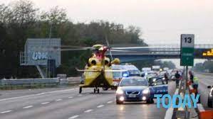 In questo articolo si parla di cronaca, alessia rossi, articolo, incidente a14 pedaso. Incidente Oggi Autostrada A14 11 Aprile 2018