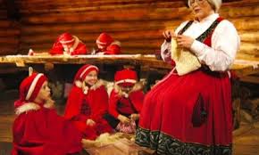 Trova una vasta selezione di vestito mamma natale a prezzi vantaggiosi su ebay. Tra 55 Giorni Aprono La Casa Di Babbo Natale E La Cucina Di Mamma Natale Prima Chivasso