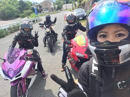 ボード ヘルメット女性 のピン