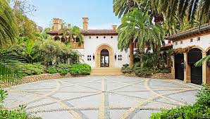 Reese witherspoon has purchased a malibu, calif., compound for $6.2 million, a source exclusively told page six. Malibu Compound Jay Z Beyonce Rented For 400k Month Sells For 50m Photos Video Pricey Pads