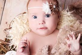 هل لون عيون الأطفال حديثي الولادة متى يغير المواليد الجدد لون العين وماذا يؤثر