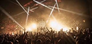 Xmas lights, xmas tree, a few iconic liverpool sights and the liverpool poppy sculpture if you've not planned anything for new years, enter the new decade with the theraplate uk liverpool international horse show! New Year S Eve Events In Liverpool 2021 Skiddle