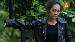 Potret model pameran otomotif yang tetap cantik meski gunakan face shield. 5 Artis Ini Punya Pengalaman Mati Suri Seperti Paramitha Rusady Showbiz Liputan6 Com
