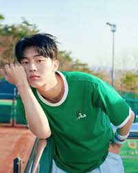 男明星裸體 坦誠 鏡頭 - 卸下 呈現 本色