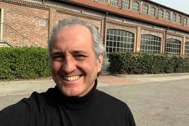 Ecco i collegamenti ai profili e canali ufficiali di giovanni terzi sui. Simona Ventura Chi E Il Suo Compagno Giovanni Terzi Eta Vita Privata Instagram Donnapop