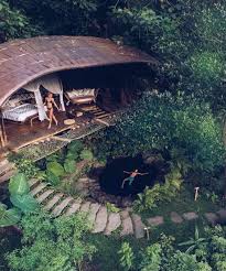 Les Lieux Incontournables Et Incroyables Inspirations Pour Planifier Votre Itineraire Et Organiser Votr Maison Jungle Maison Dans Les Arbres Maison Ecologique