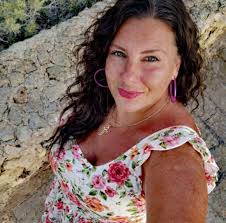 For all those who travel to Malta. Stay away from Smart Car Rental and  Carjet. Take a look at Trip Advisor before you book. Don't get attracted by  thier cheap rates. The