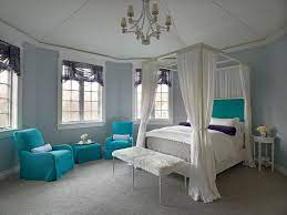 When it comes to decorating a teenage girl's room, you'll want to consider all the things your teen loves and get her involved in the process of designing the room. Canopy Bed Ideas That Delight Your Room