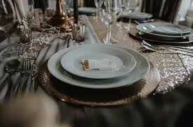 Super angebote für isdt charger hier im preisvergleich. Pin On Princess Occasions Table Place Settings Wedding Decor Ideas