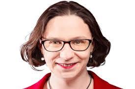 Jennifer Thomson's Instagram, Twitter & Facebook