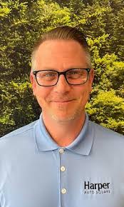 Chris Ell's Instagram, Twitter & Facebook