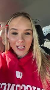 Marissa Billings's Instagram, Twitter & Facebook