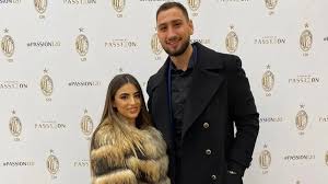 Genoveffa darone de knappe vrouw van lorenzo insigne nationaliteit: Gianluigi Donnarumma Fiancee Alessia Elefante