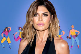 See her latest response to brandi glanville's diss. Lisa Rinna S New Longer Hairstyle Growing Out Her Iconic Bob Style Living