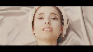 sherapop's salon de parfum: The Perfect Scent for a Little Pink Princess?