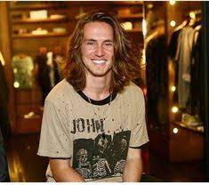 Ouça agora #abolha watch the latest video from vitor kley (@vitorkleyoficial). 12 Ideias De Vitor Kley Cantores Canetas Da Stabilo Cabelo