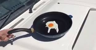 Aku keperihan dan keskitan sekali sambil berteriak dan mengerakkan pinggulku tidak karuan. Cuaca Panas Melampau Sampai Sempat Goreng Telur Atas Bonet Kereta Semasa Cari Infonet