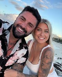 Look how incredibly gorgeous @paigefiebke is!!!! The backgrounds are pretty  too!!! I feel like God painted everything in this world and you are his  most beautiful creation! Thank you for sharing life