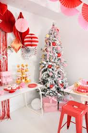 Pink Red Modern Christmas Party With Canary King Kara S Party Ideas Modern Christmas Party Kids Christmas Party Red Christmas Decor