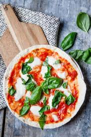 Blitzschnelle Pfannenpizza Mit Nur 4 Zutaten Kuechenchaotin Pfannenpizza Rezepte Pizza Rezept