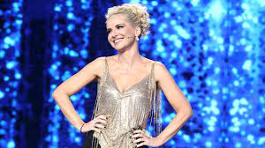 Μετακίνηση 6 στο κέντρο της αθήνας. Maria Mpekatwroy Anastatwnei To Instagram Me To Paixnidi Ths Sthn Ammo Znews