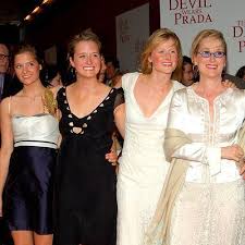 Meryl Streep And Daughters Louisa Grace And Mamie Celebrity Moms Meryl Streep Famous Moms