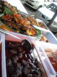 Sajikan gulai ayam padang bersama nasi putih hangat, sambal ijo, dan daun singkong muda yang sudah direbus. Restoran Nasi Padang Kg Baru Kini Ada Di Restoran Nasi Padang Kampung Baru Facebook