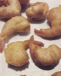 Petit Plaisir Du Dimanche Soir J Adore Les Crevettes Mais Alors Les Beignets Et En Plus Fait Maison C Est Le Must La Recette V Food Pretzel Bites Bread