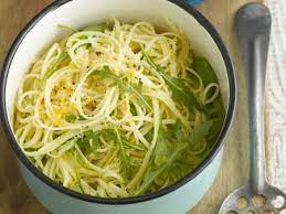 So oft kommt sie zur hilfe, wenn mal wieder ein entscheidungsengpass droht, was gekocht bei unserem rezept für pasta mit kräuterseitlingen kombinieren sie spaghetti oder bandnudeln unter anderem mit weißbrot, mascarpone. Kochbuch Pastagerichte Unter 400 Kalorien Eat Smarter