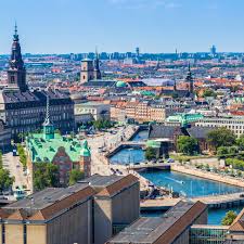 Dinamarca suspende definitivamente la vacuna de astrazeneca contra el coronavirus. Enamorate De Copenhague Capital De Dinamarca Lugar Que Combina Tradicion Y Modernidad Acompanado De Una Relajada Atmo Travel Lifestyle New York Skyline Travel