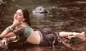 Madhuri Dixit Sexy Hot Video: ऊफ्फ कह देंगे माधुरी दीक्षित की इस सेक्सी  वीडियो को देख, नहीं देखा होगा पहले ऐसा हॉट लुक