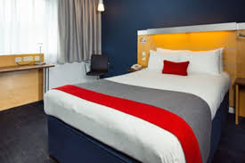 Property location when you stay at holiday inn express hemel hempstead in hemel hempstead, you'll be convenient to the snow centre. Holiday Inn Express Hemel Hempstead Hotel Hemel Hempstead From 79 Lastminute Com