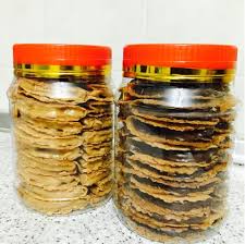 Resepi kuih kapit untuk anda cuba sendiri dirumahkalau zaman dulu kita kapit dalam kepingan besi dan bakar di atas api sekejap sekarang lagi mudah anda boleh beli acuan kuih jenama trio ini di shopee atau lazada. Kuih Kapit Crunchy Jdt Home Facebook