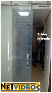 Porta De Correr Com Adesivo Pelicula Esfera Jateada Em Vidro Incolor Temperado Cortinas De Vidro Portas De Correr Vidro