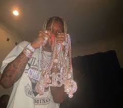 Only the family, def jam recordings, coke boys records (former) build. Lil Durk Height Weight Age Girlfriend Biography Family More