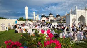 Kalimat bilal idul adha dalam teks latin lengkap dengan tulisan arab arti dalam bahasa indonesia dan download format pdf untuk catatan pribadi saat sholat sunnah hari raya idul qurban. Contoh Teks Khutbah Idul Adha 2021 Moralitas Seorang Pemimpin Refleksi Keteladanan Nabi Ibrahim As Tribunnews Com Mobile