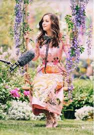 смотреть фильм 50 оттенков серого 2 часть на русском Dakotajohnson Doing A Photoshoot In Nyc For The Campaign Of The New Fragrance Bloom By Gucci Inb Dakota Johnson Dakota Johnson Hair Dakota Johnson Style